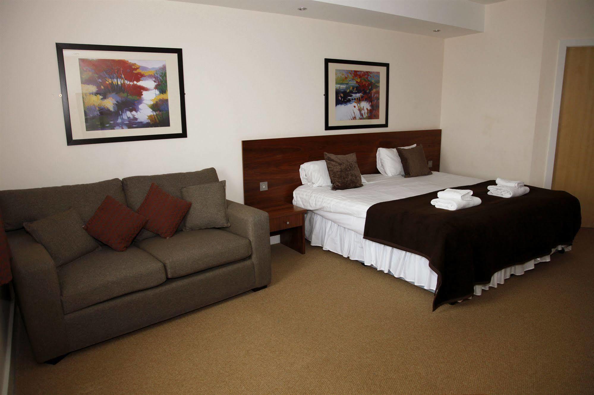 Boston West Hotel Esterno foto